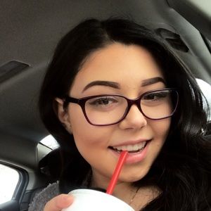 Meet your Posher, Isabella